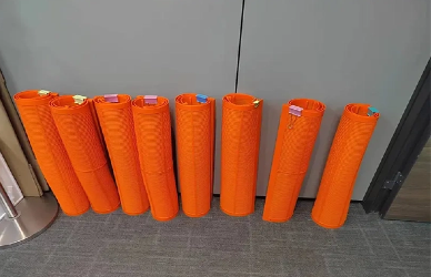 Plaque d'écran en caoutchouc